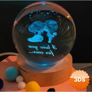 Dekoratif Öpüşen Sevgili Tasarımlı Işıklı Cam Küre